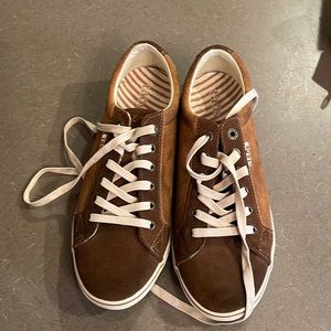 Taos Footwear Women’s size 11 Retro Star Sneakers